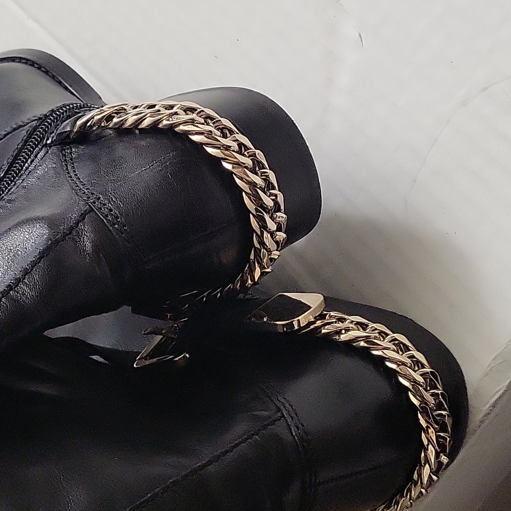 Guess Girton Black Boots with Gold Buckles 6.5 M - Picture 7 of 10